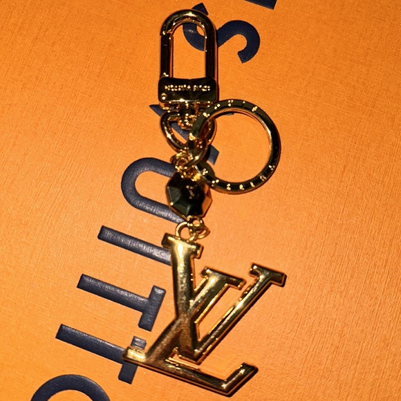 LV FACETTES BAG CHARM & KEY HOLDER - Picture 6 of 6